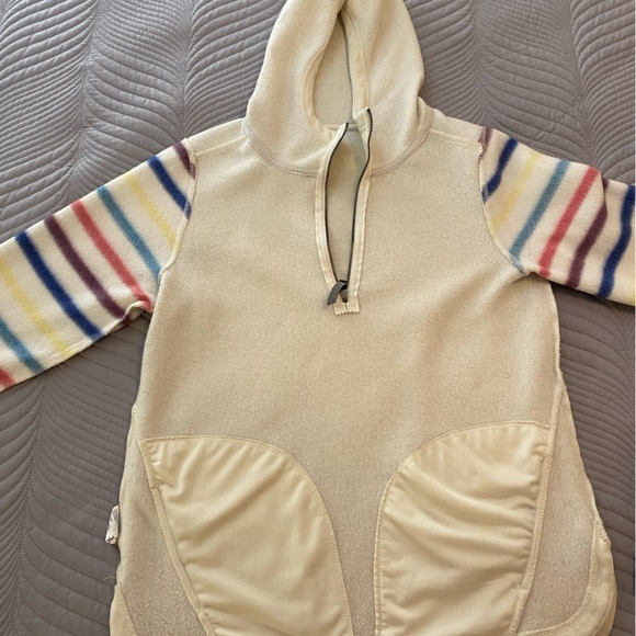 LIV Life-Integrity-Earth hooded 1/4 zip sweatshirt. Size M. - Picture 12 of 12